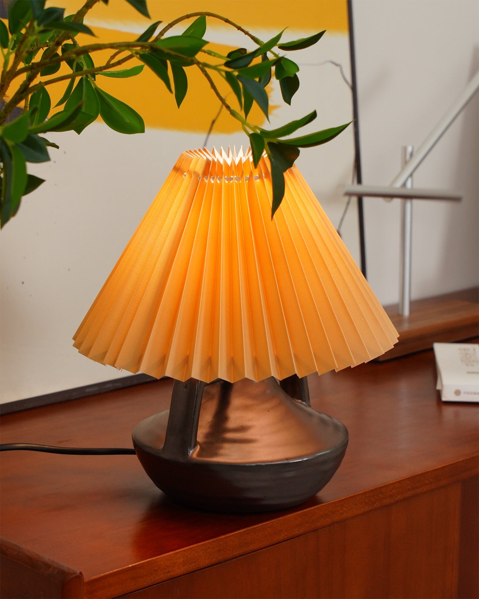 Navia Pleated Table Lamp - Lumpaz