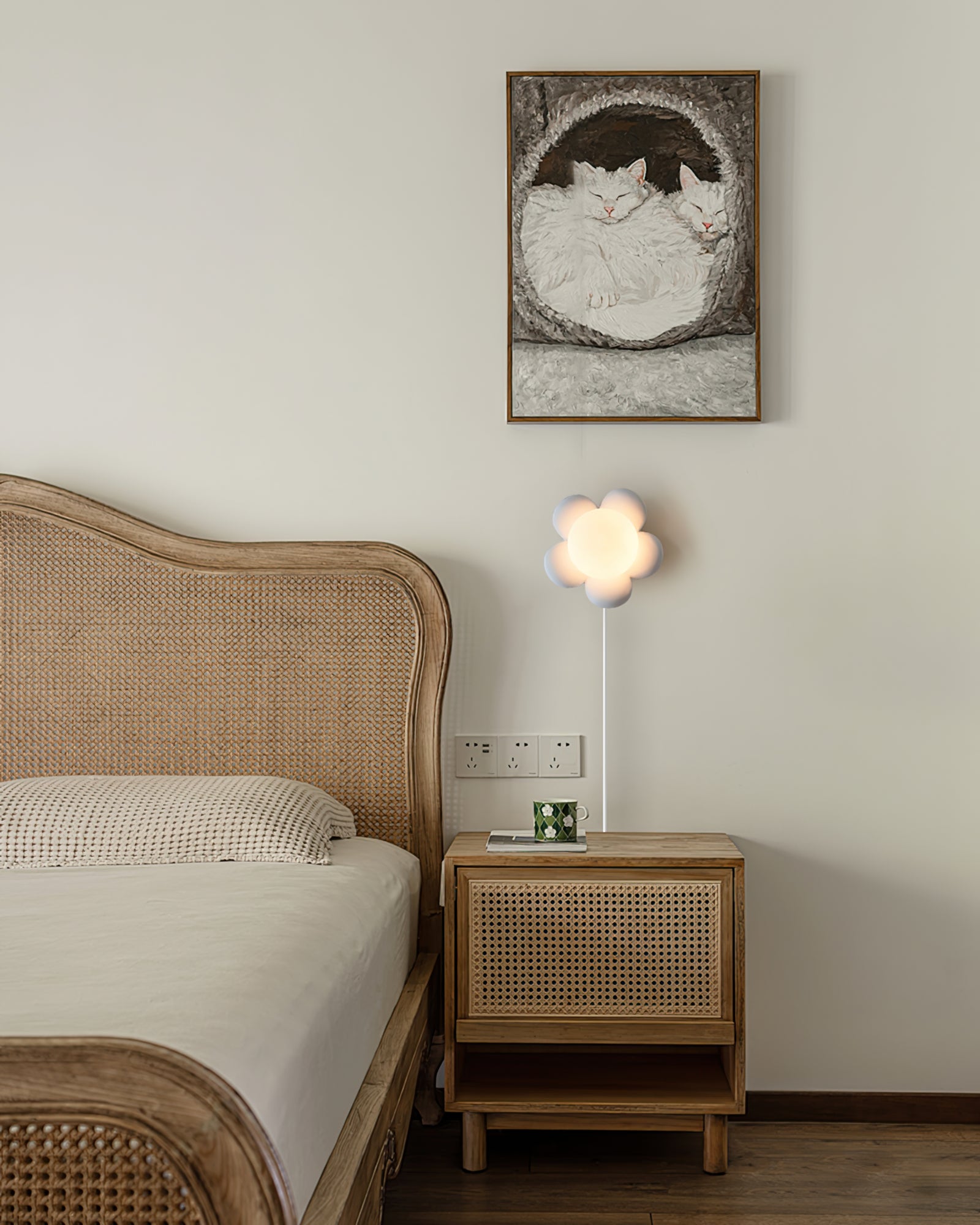 Bloom Flower Plug In Wall Lamp - Lumpaz