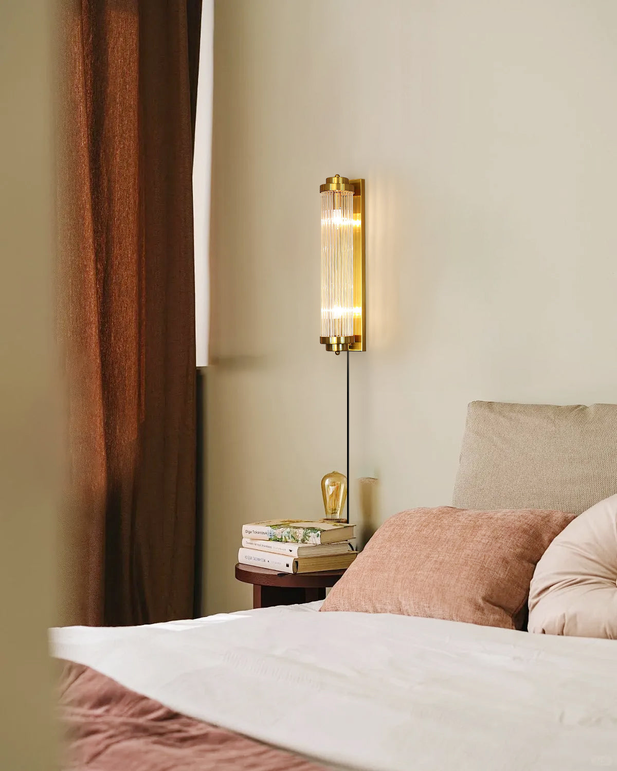 Pillar Offset Plug In Wall Lamp - Lumpaz