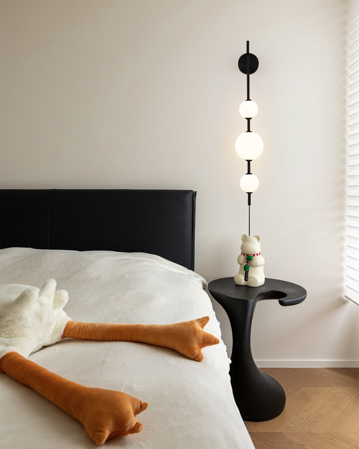 Vertical Globe Plug In Wall Lamp - Lumpaz