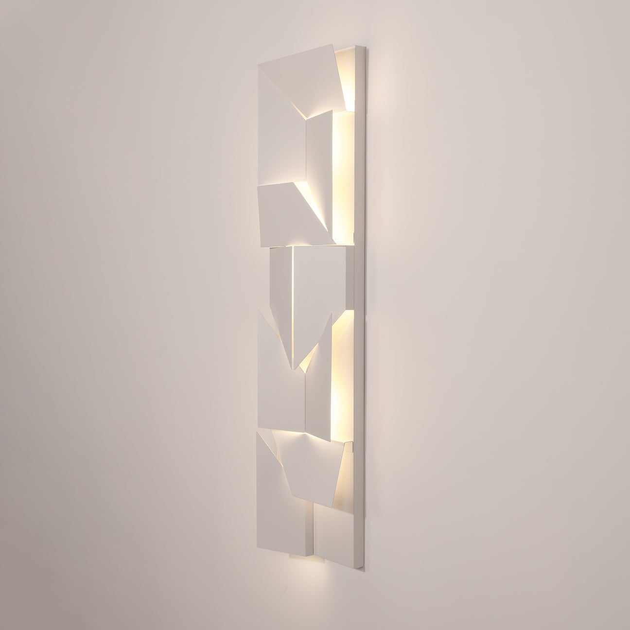 Shadows Built-in Battery Wall Lamp - Lumpaz