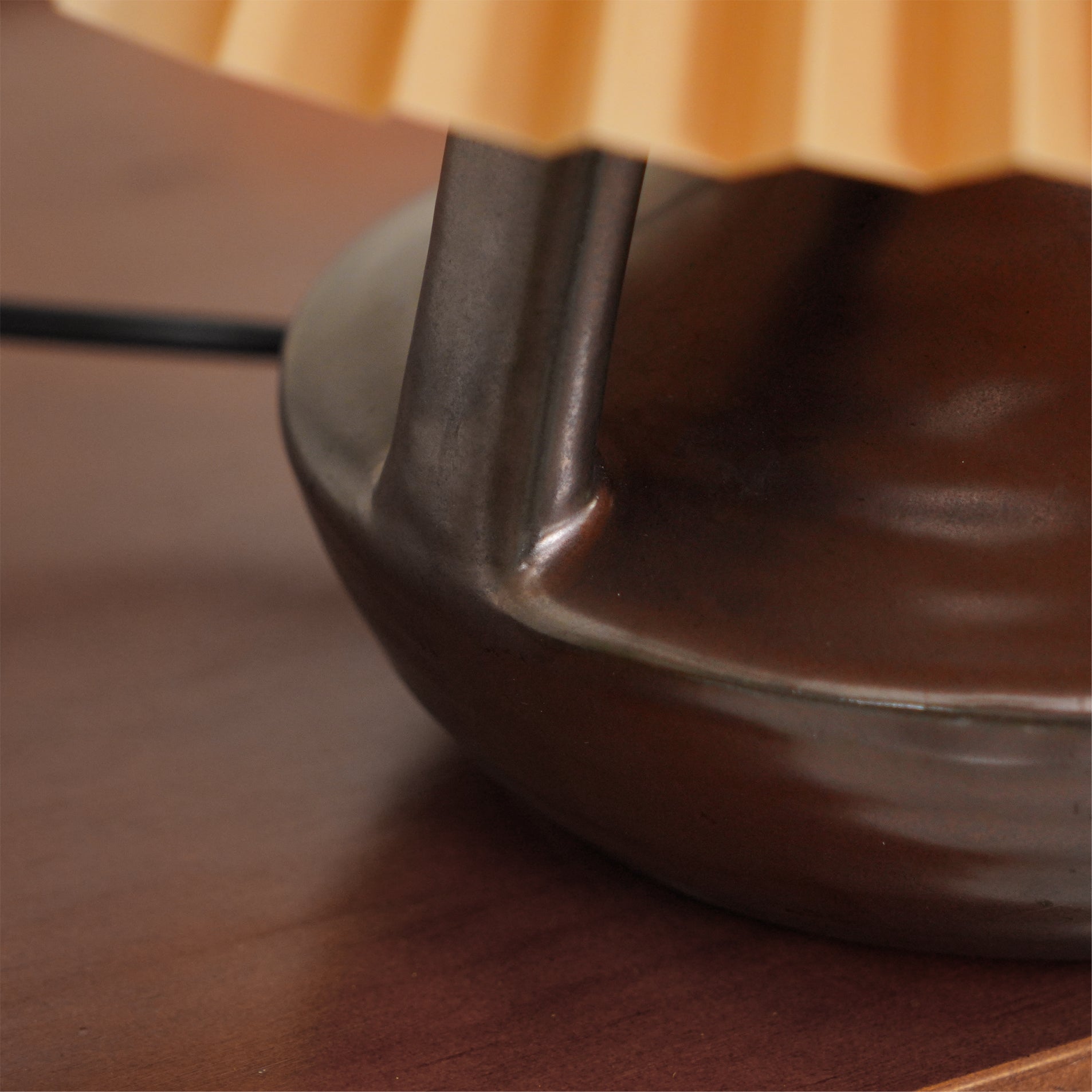Navia Pleated Table Lamp - Lumpaz