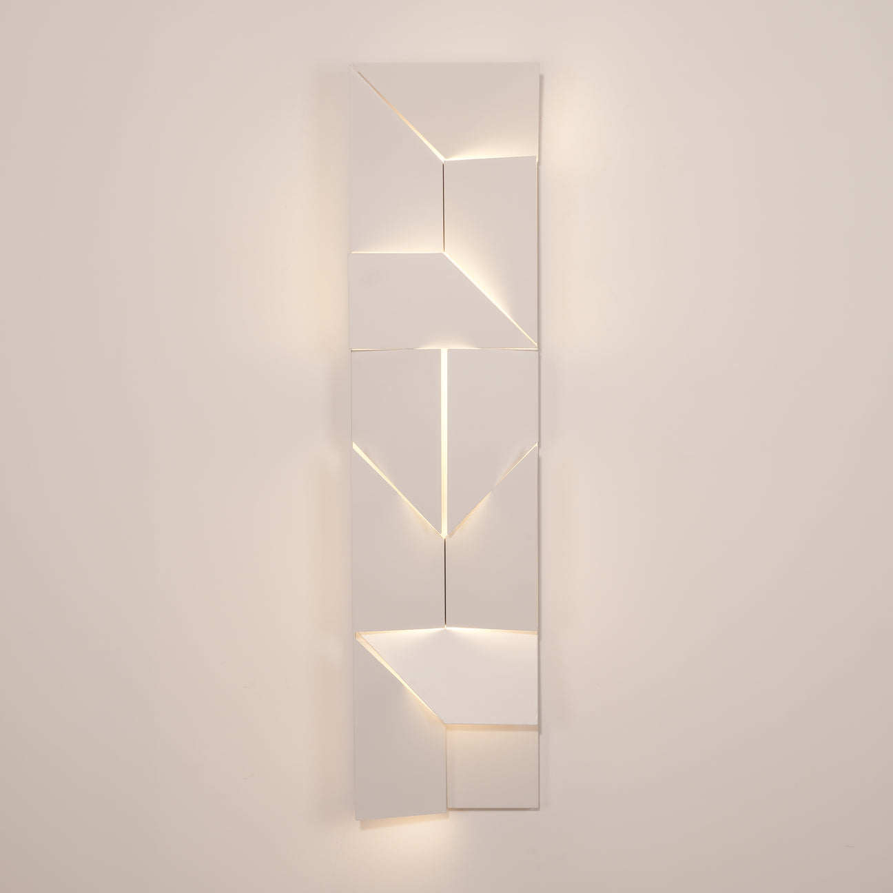 Shadows Built-in Battery Wall Lamp - Lumpaz