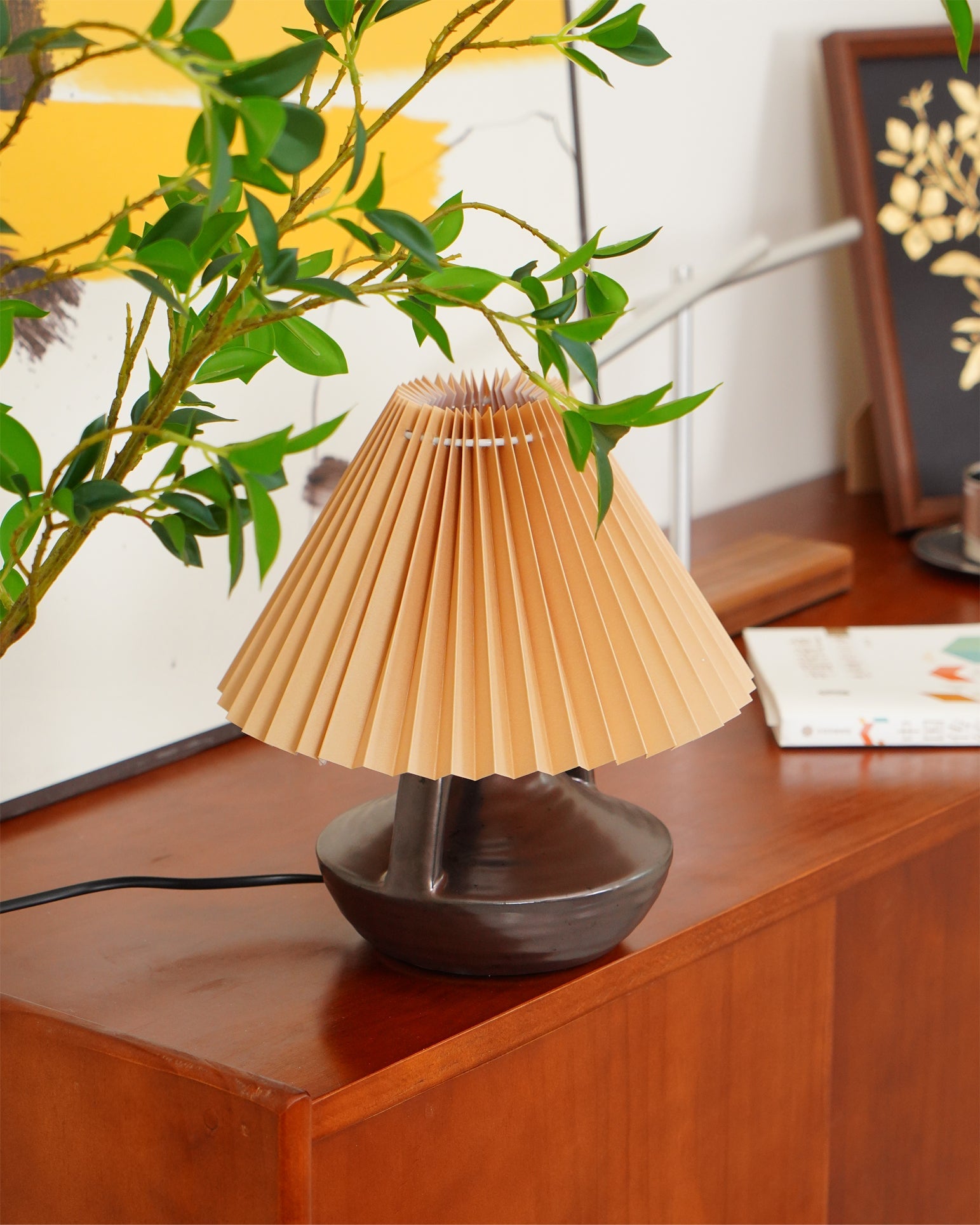 Navia Pleated Table Lamp - Lumpaz