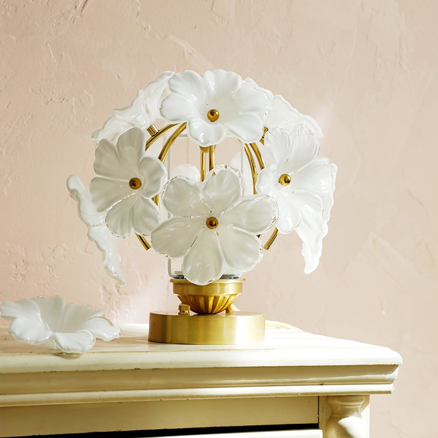 Grace Floral Table Lamp - Lumpaz