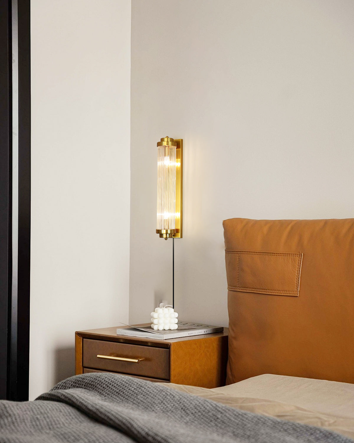 Pillar Offset Plug In Wall Lamp - Lumpaz