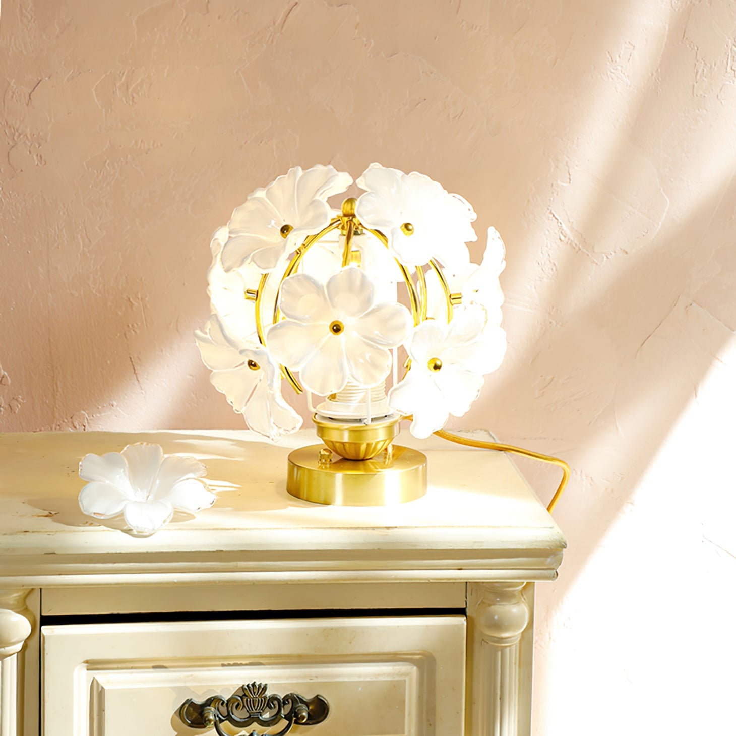 Grace Floral Table Lamp - Lumpaz