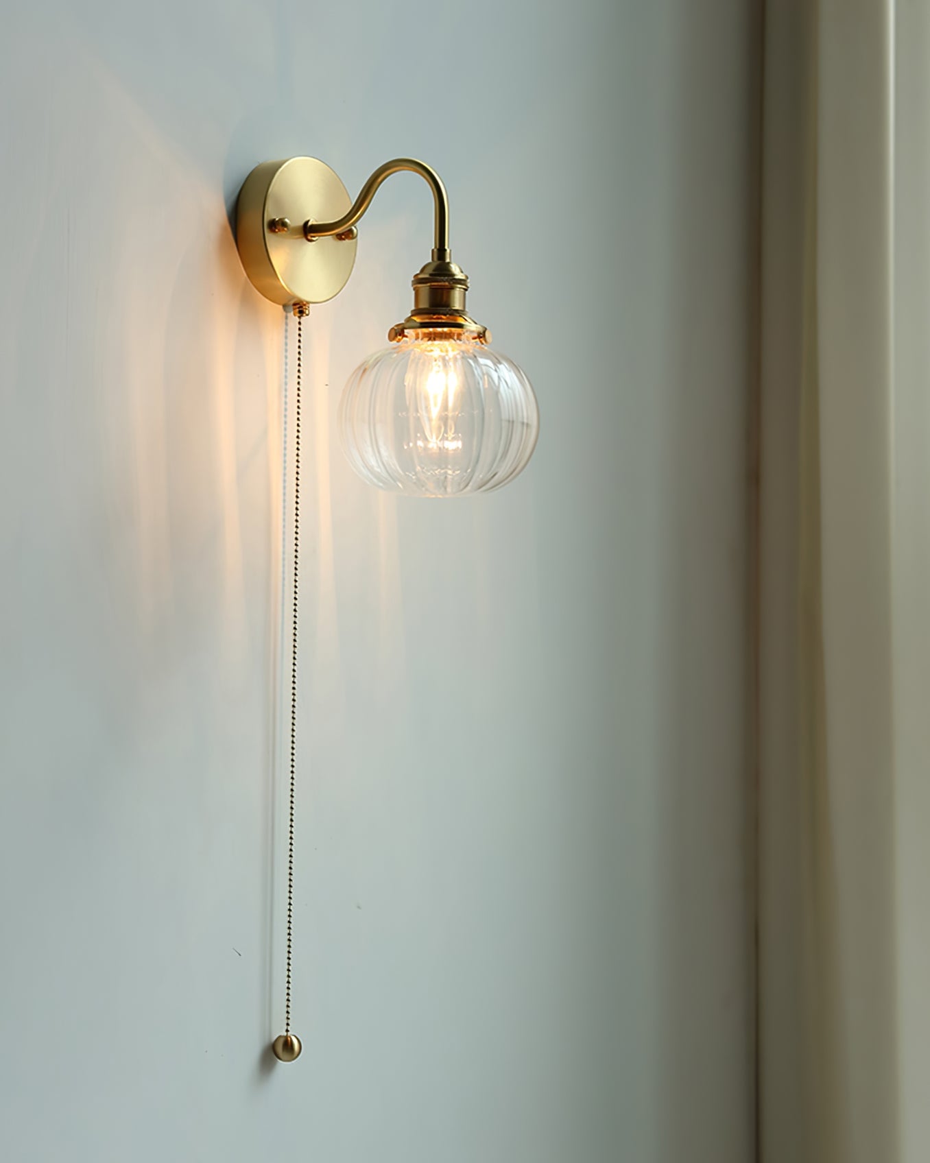 Wingbo Glass Wall Lamp - Lumpaz