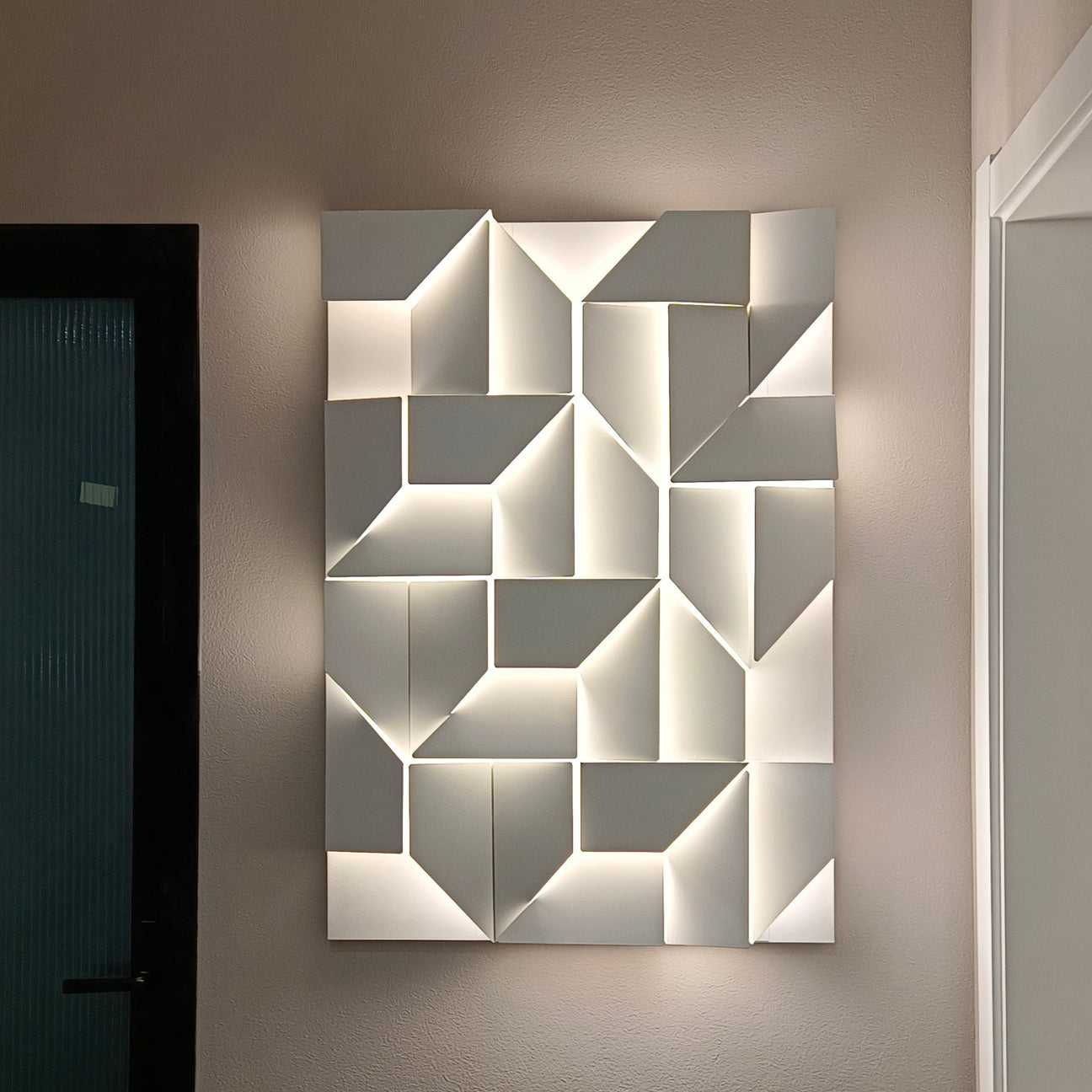 Shadows Built-in Battery Wall Lamp - Lumpaz