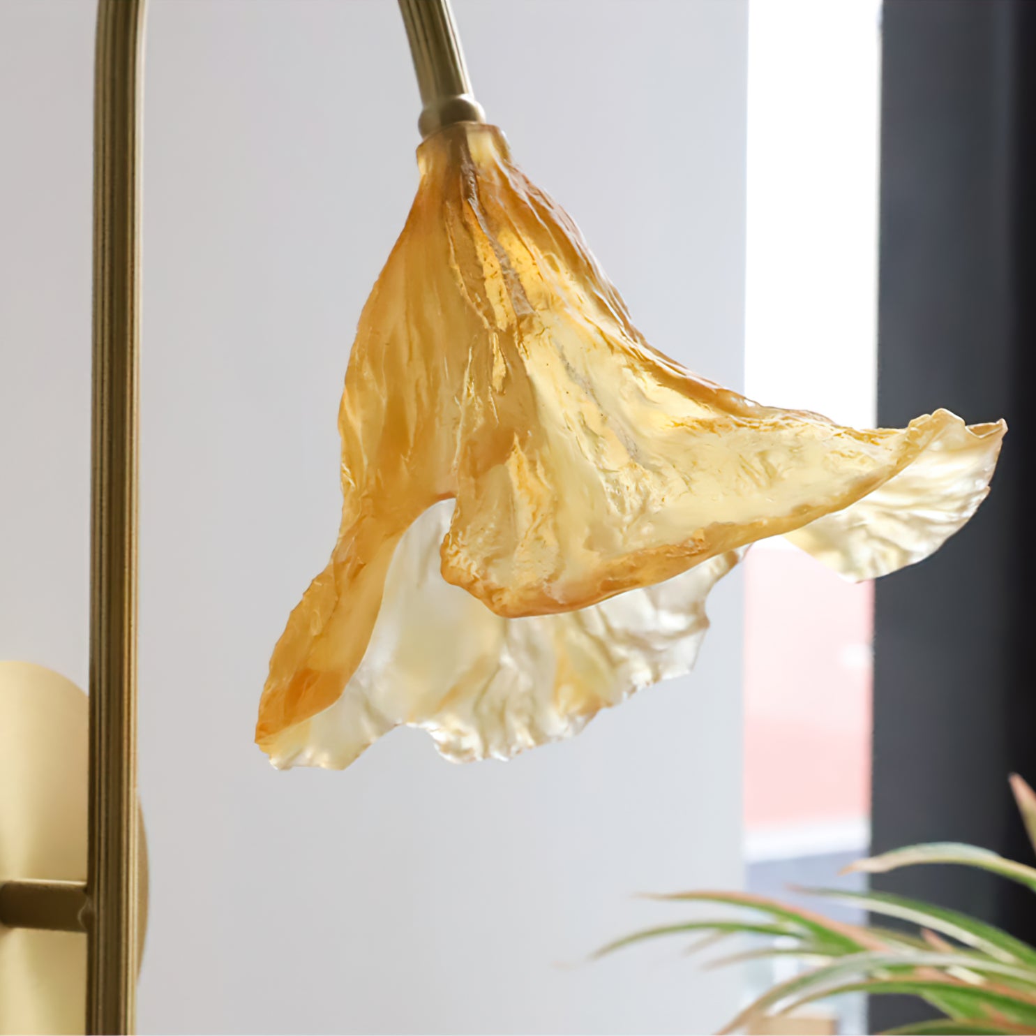 Lotus Amber Wall Lamp - Lumpaz