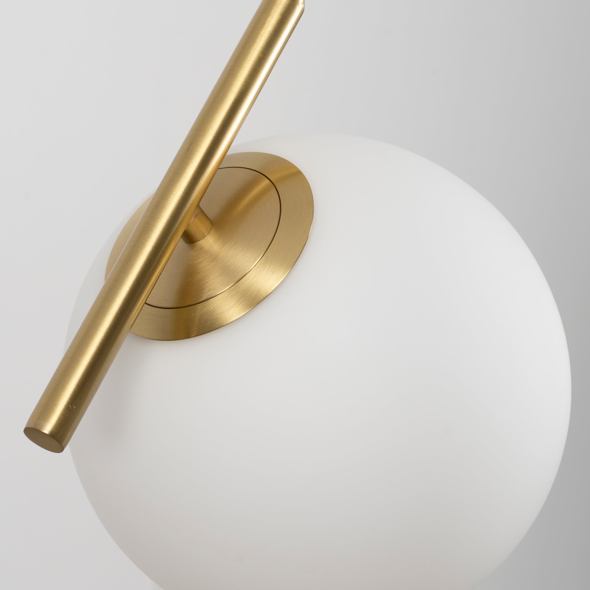 Corner Round Pendant Light - Lumpaz