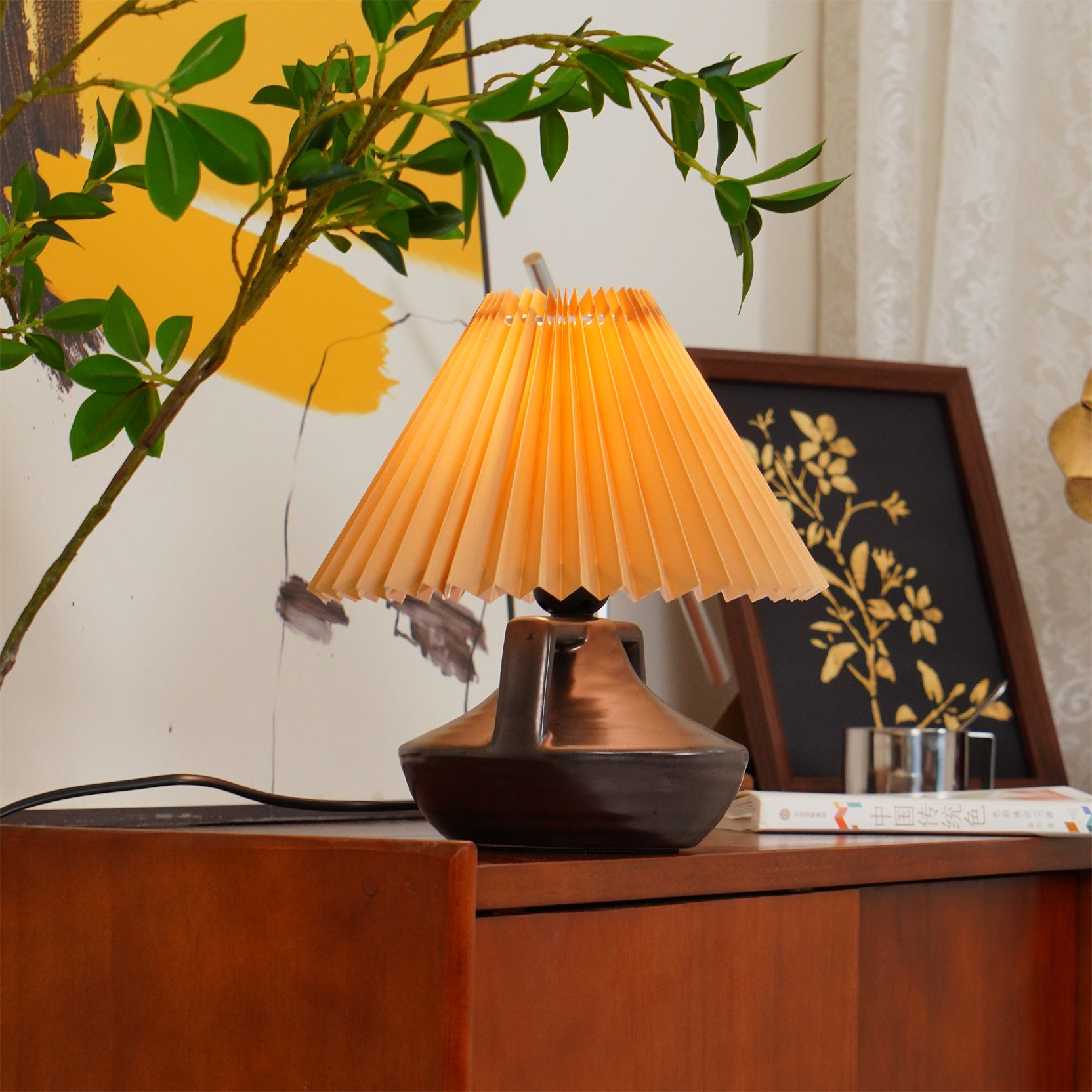 Navia Pleated Table Lamp | Lumpaz