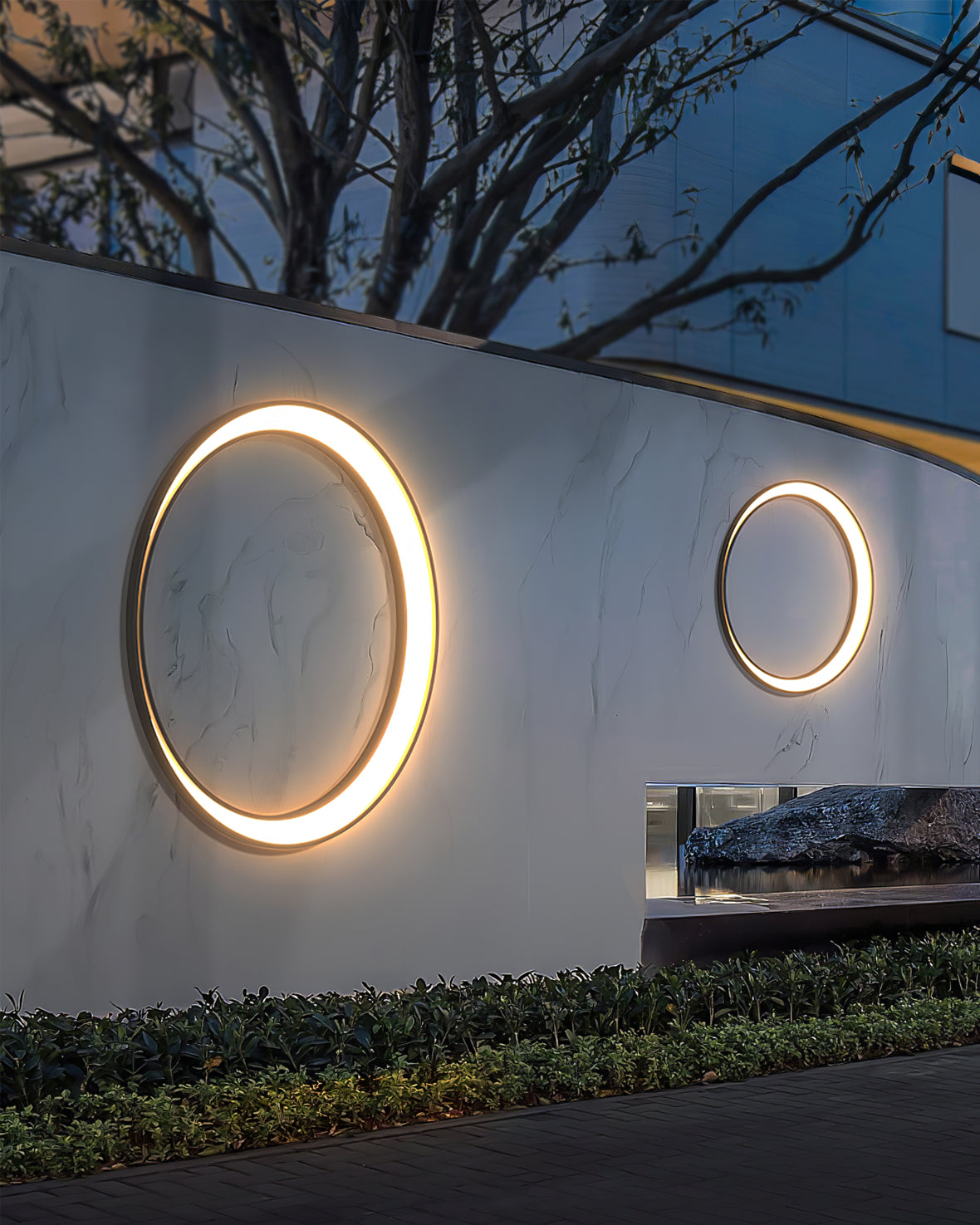 Moon Solar Outdoor Wall Lamp - Lumpaz
