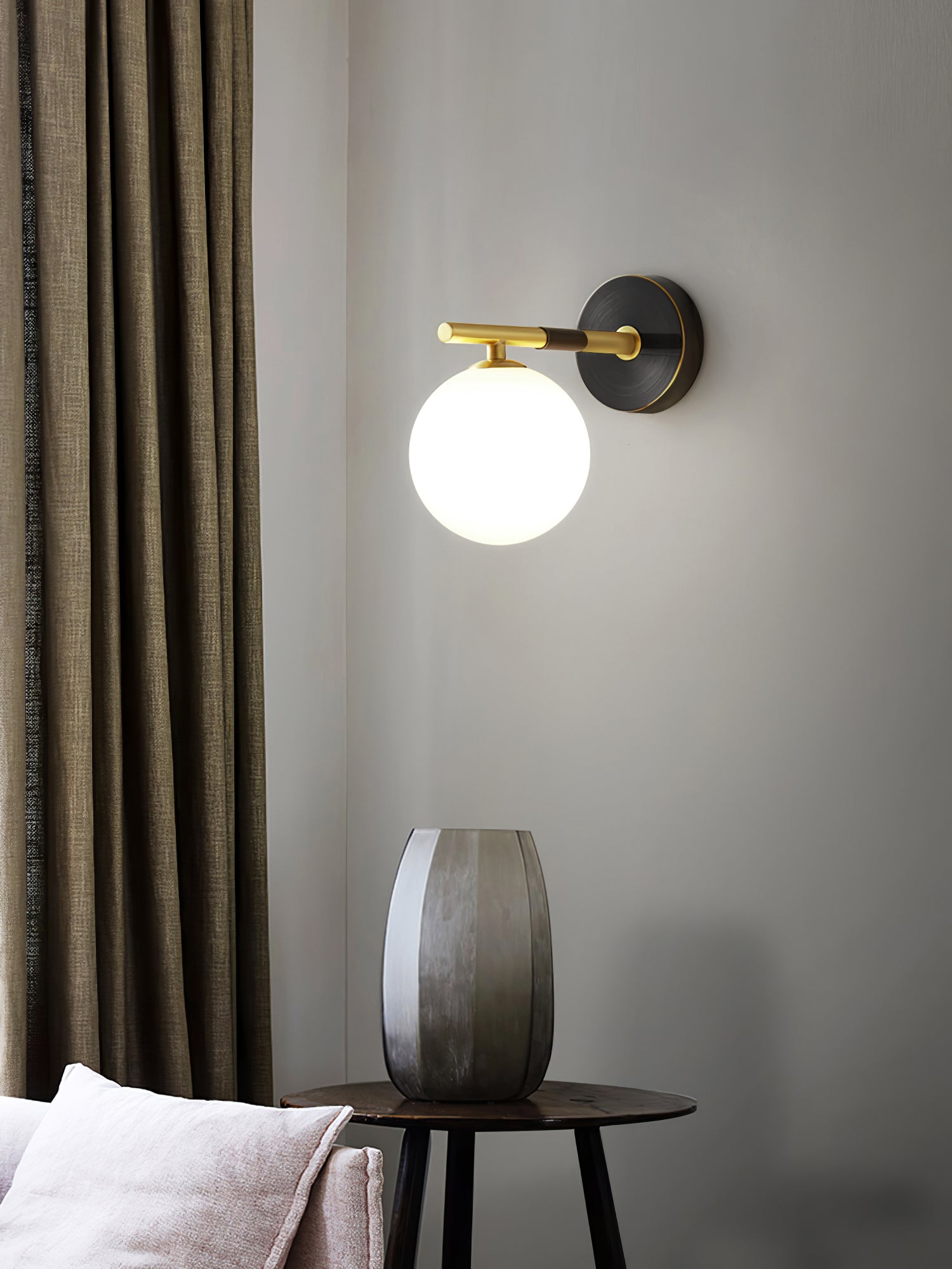 Brass Global Wall Lamp - Lumpaz