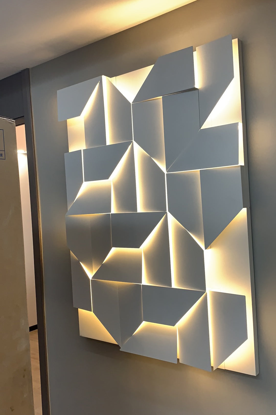 Shadows Wall Lamp - Lumpaz