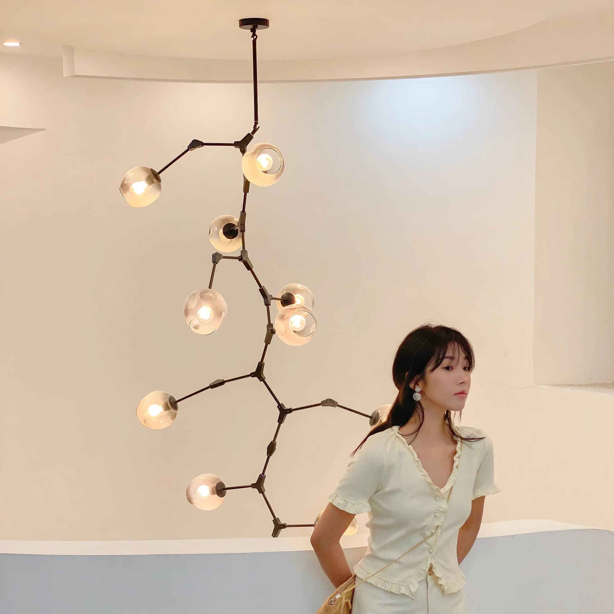Perry Globe Vertical Chandelier - Lumpaz