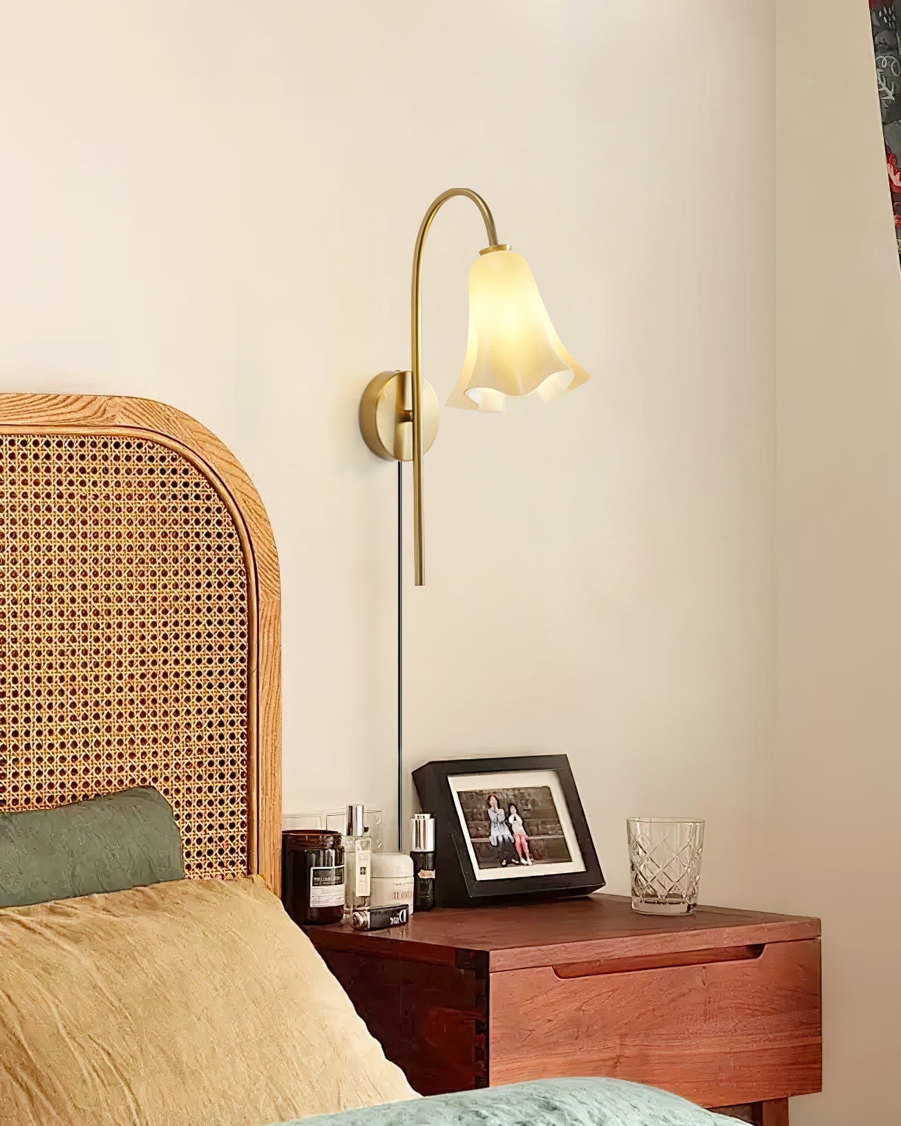 Flora Plug In Wall Lamp - Lumpaz
