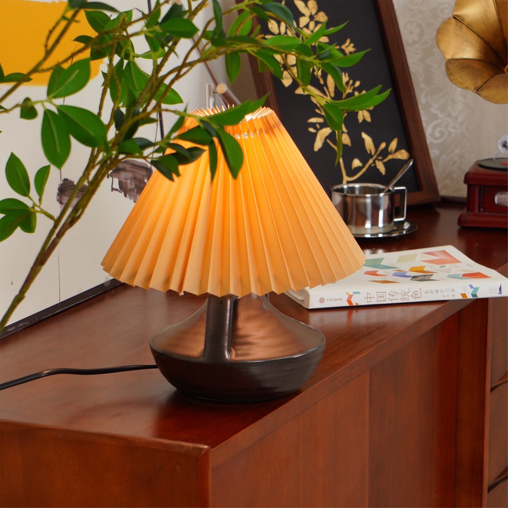 Navia Pleated Table Lamp - Lumpaz
