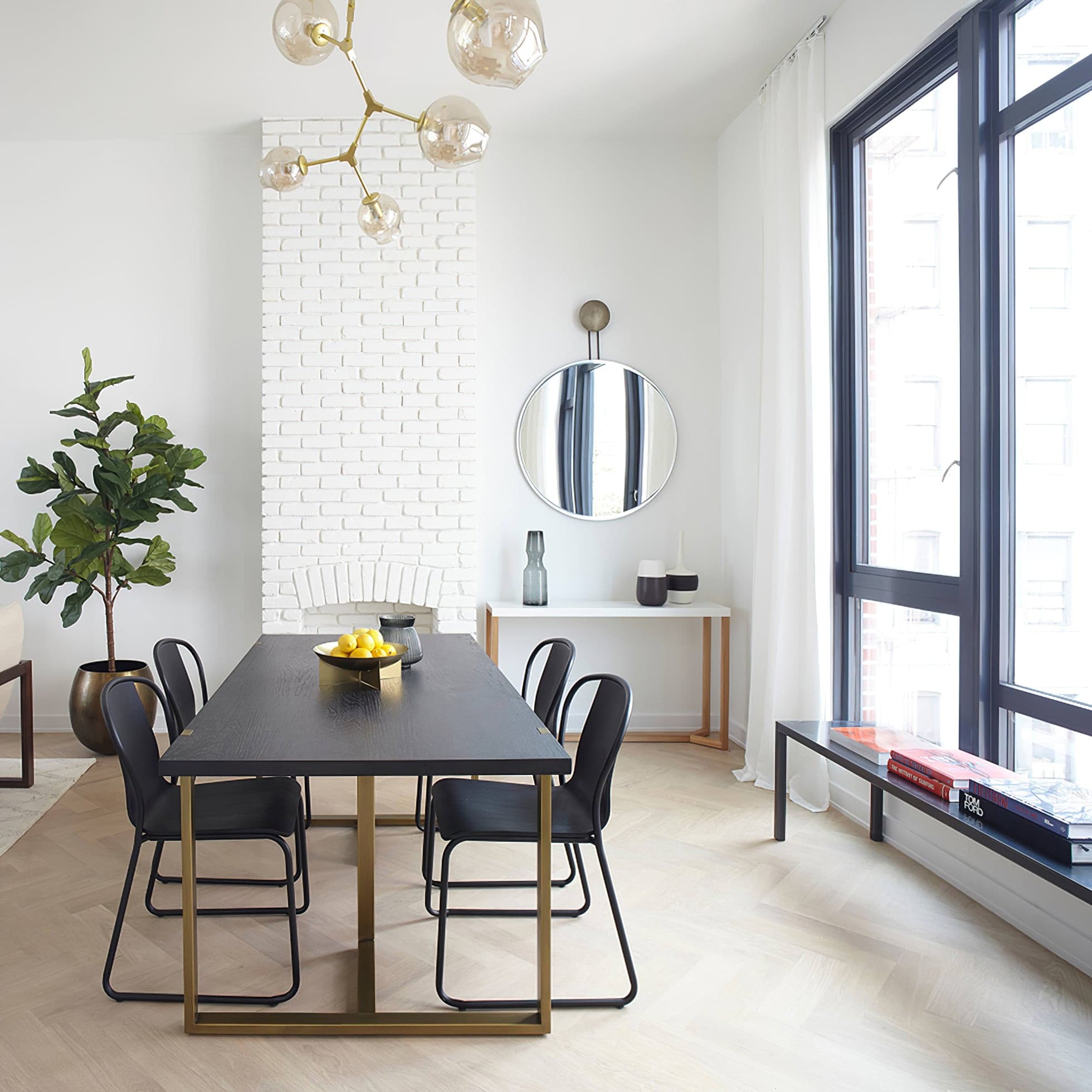 Perry Globe Vertical Chandelier - Lumpaz