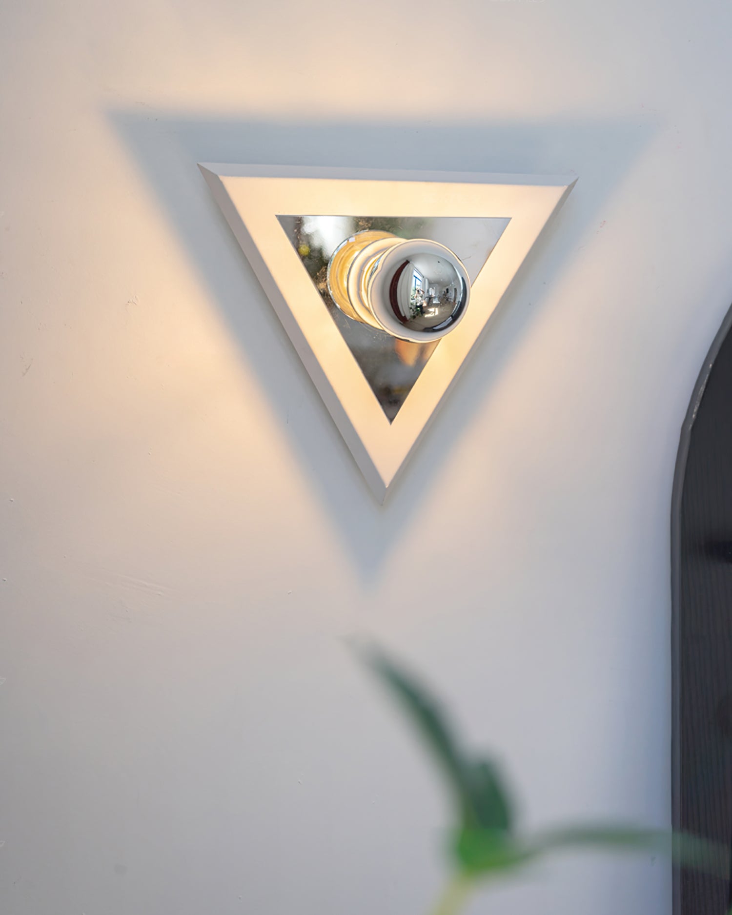 Prism Triangle Wall Lamp - Lumpaz