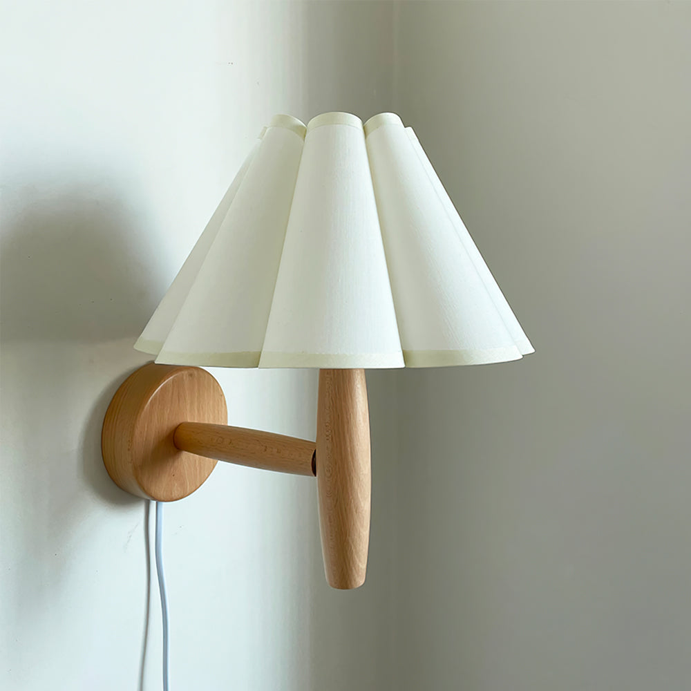 Vintage Fluted Plug In Wall Lamp - Lumpaz