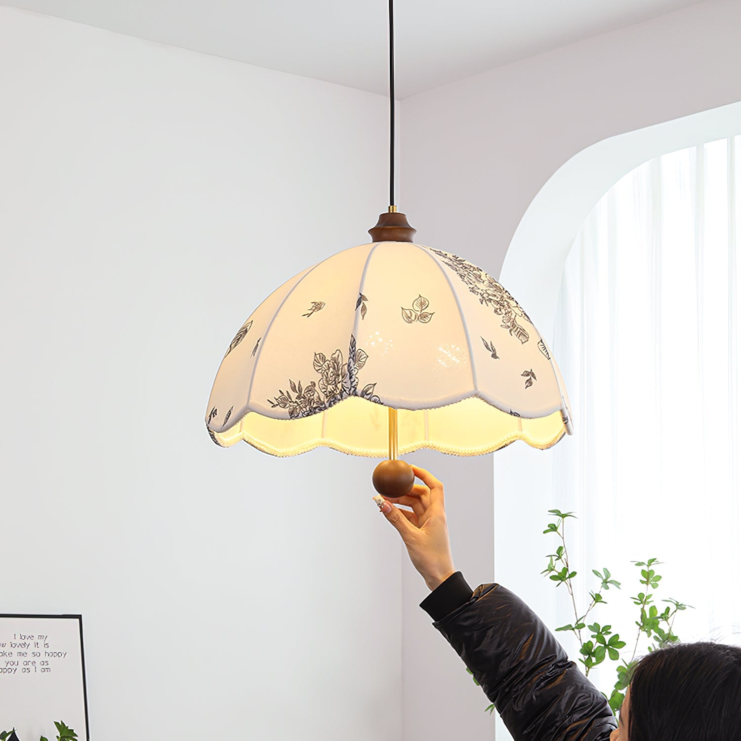 Petal Whisper Pendant Lamp - Lumpaz