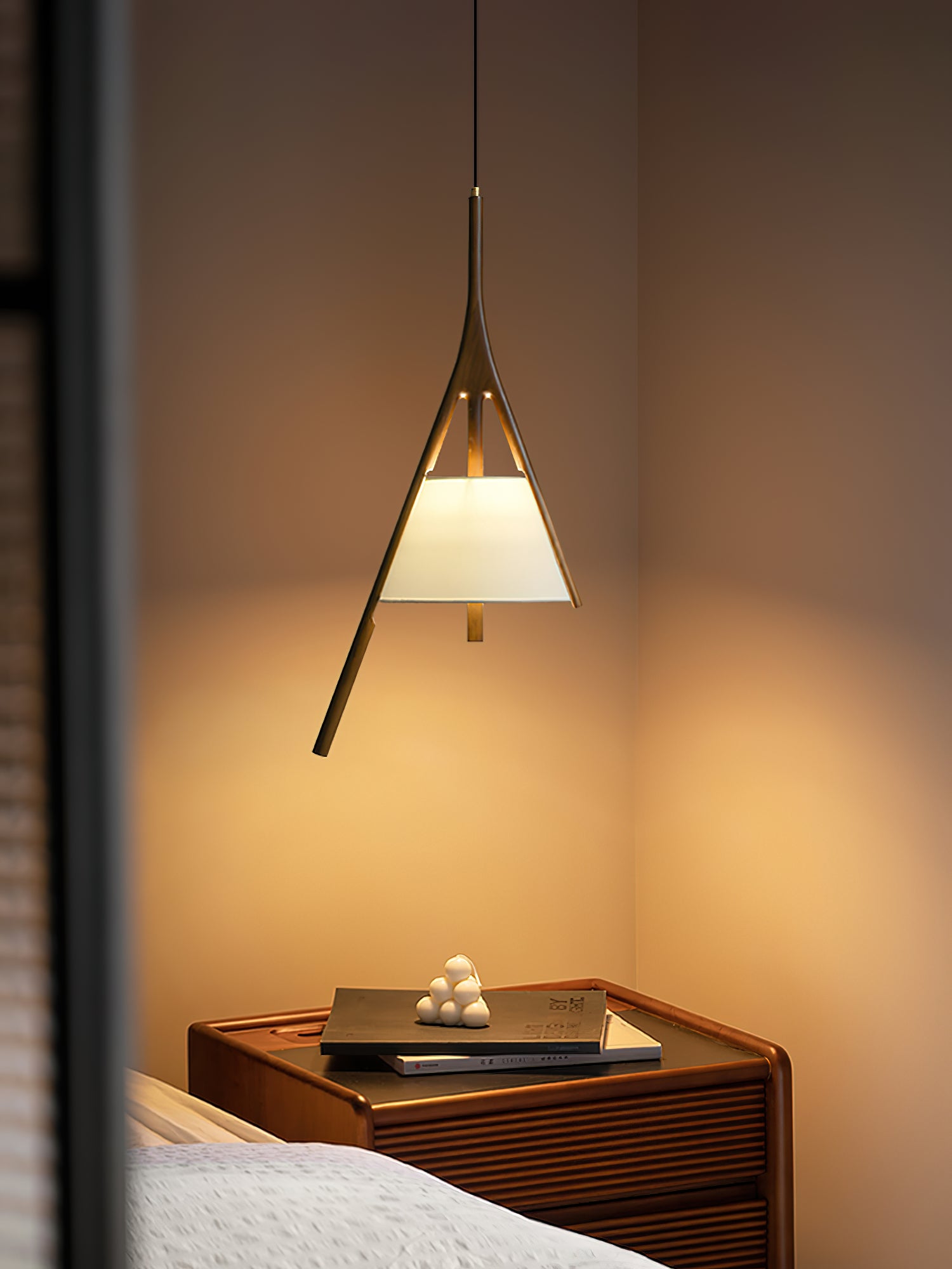 Nanzhi Wood Pendant Lamp - Lumpaz