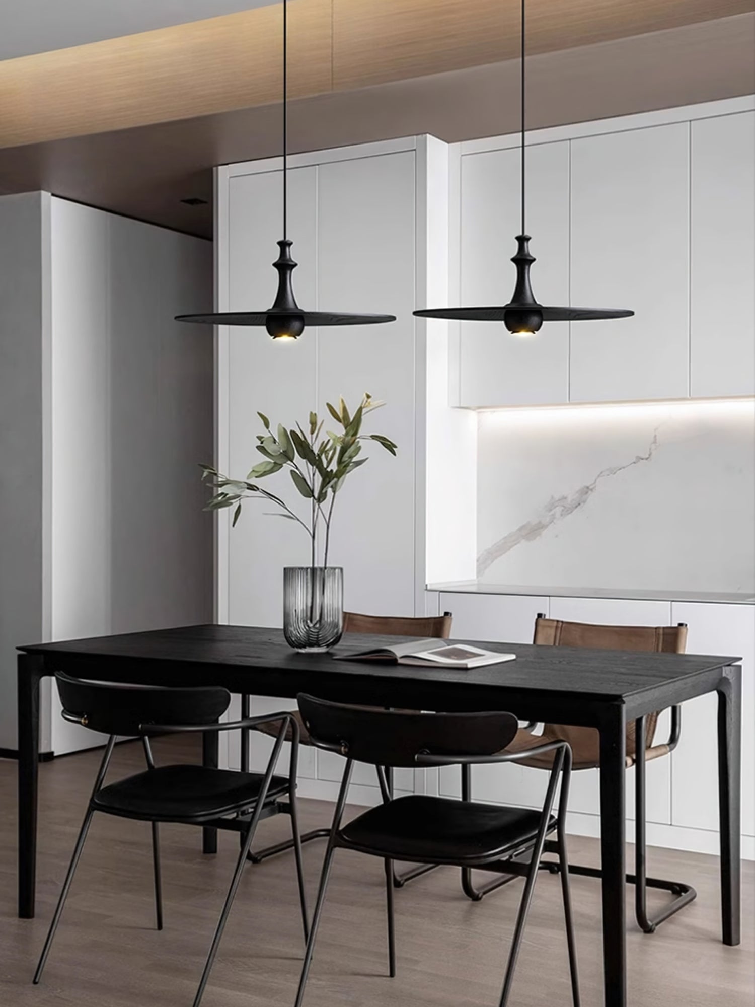 Spindle Disc Pendant Lamp - Lumpaz