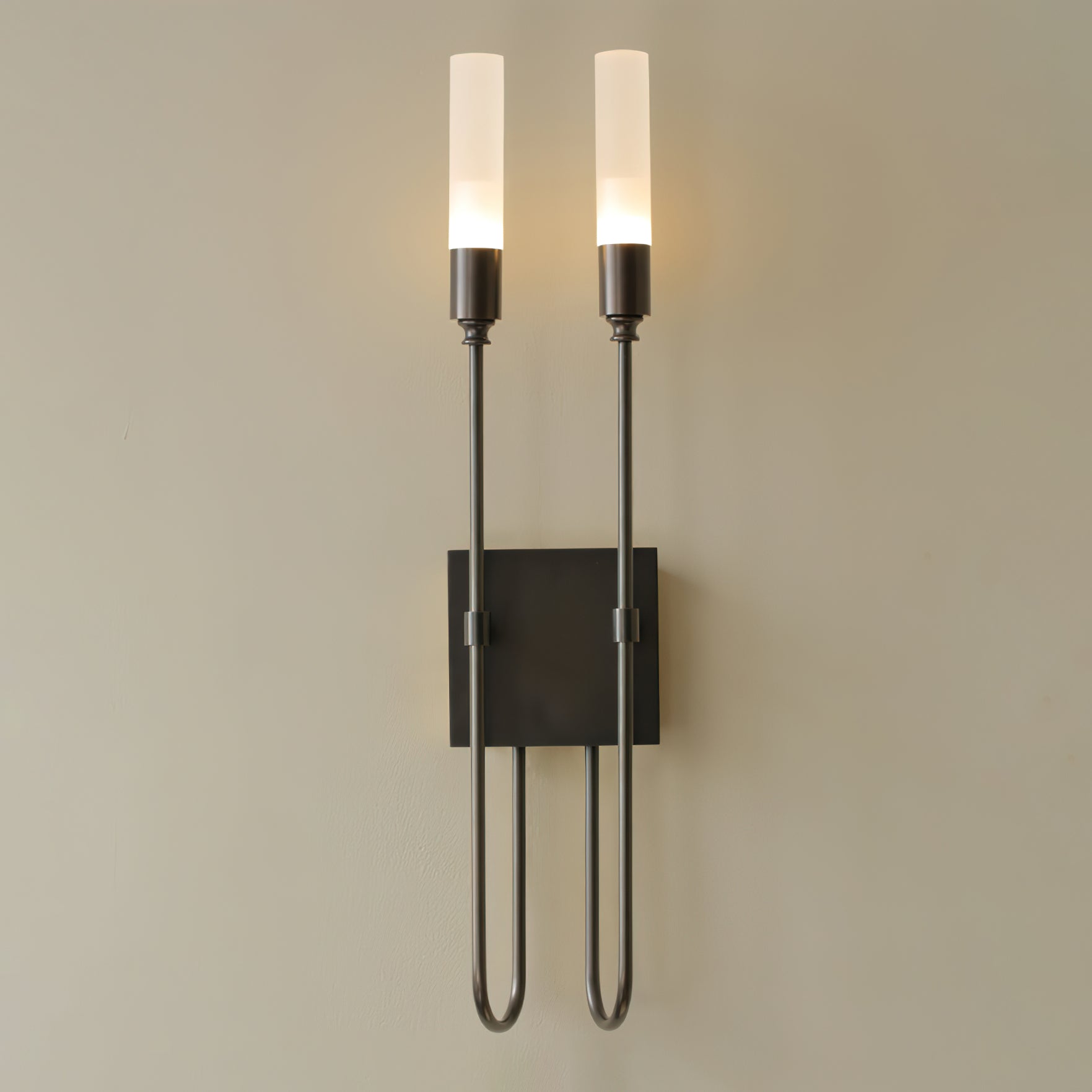 Double Arrow Wall Sconce - Lumpaz