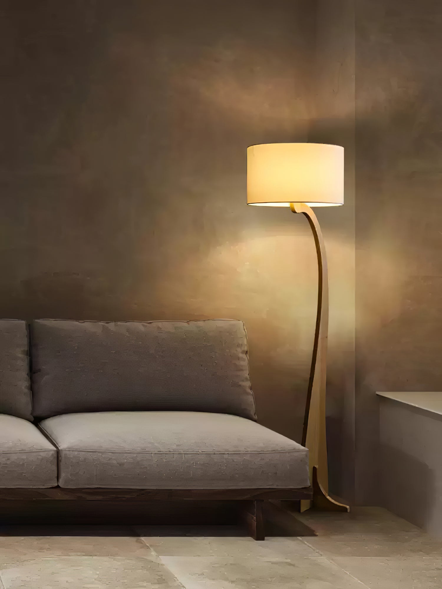 Bow Curve Floor Lamp - Lumpaz