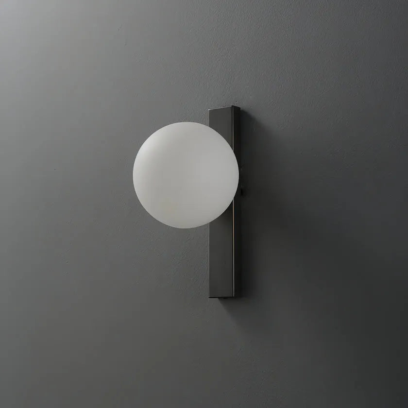 Minimalist Simple White Ball Wall Light - Lumpaz