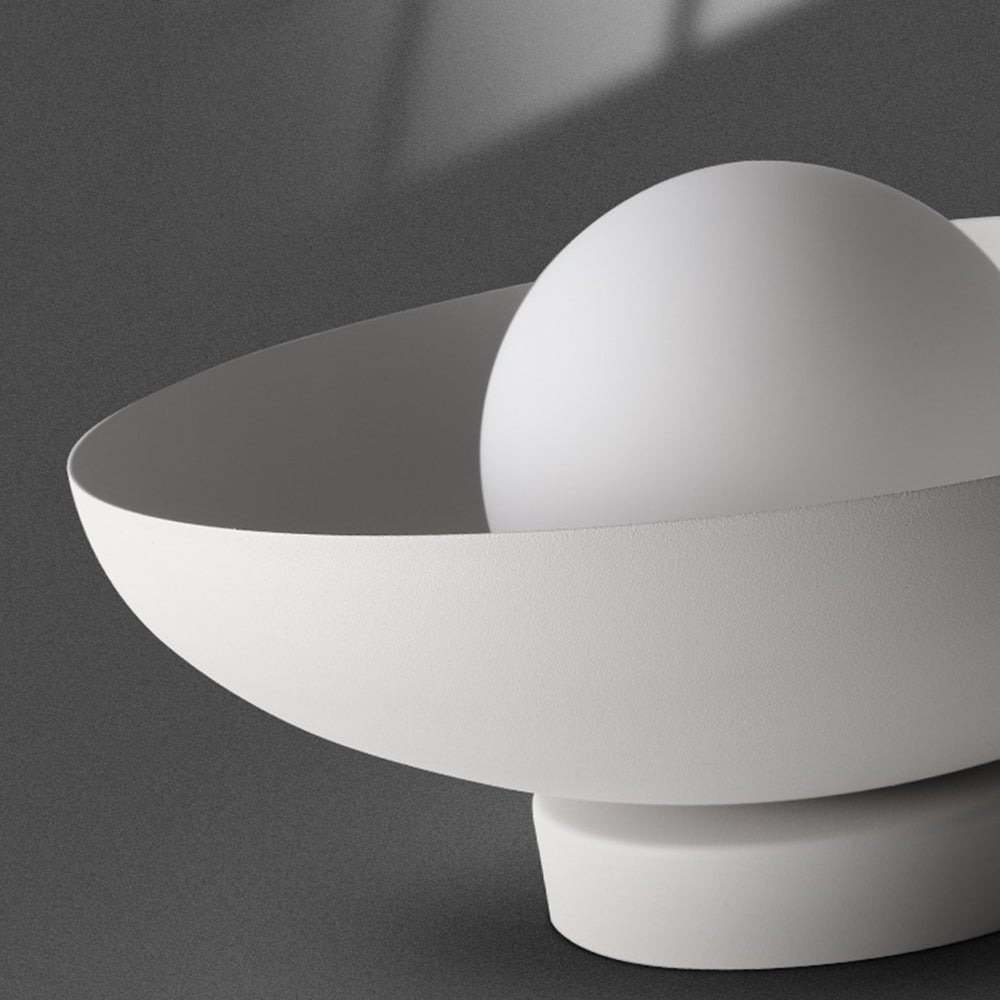 Minimalist White Metal Round Ceiling Light - Lumpaz