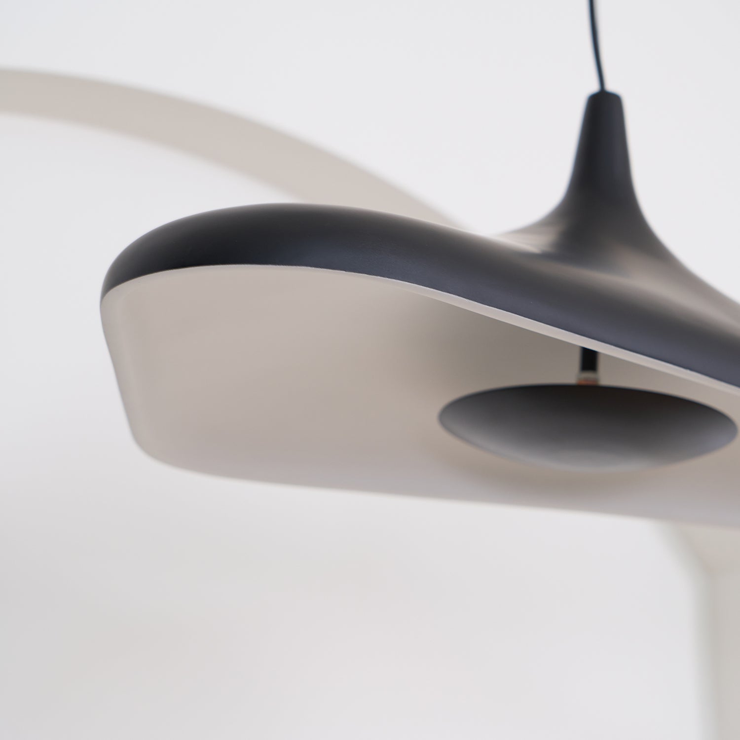 Soleil Noir Pendant Lamp - Lumpaz