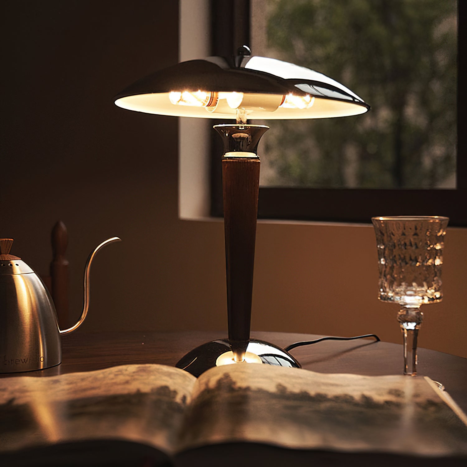 Helmet Table Lamp - Lumpaz