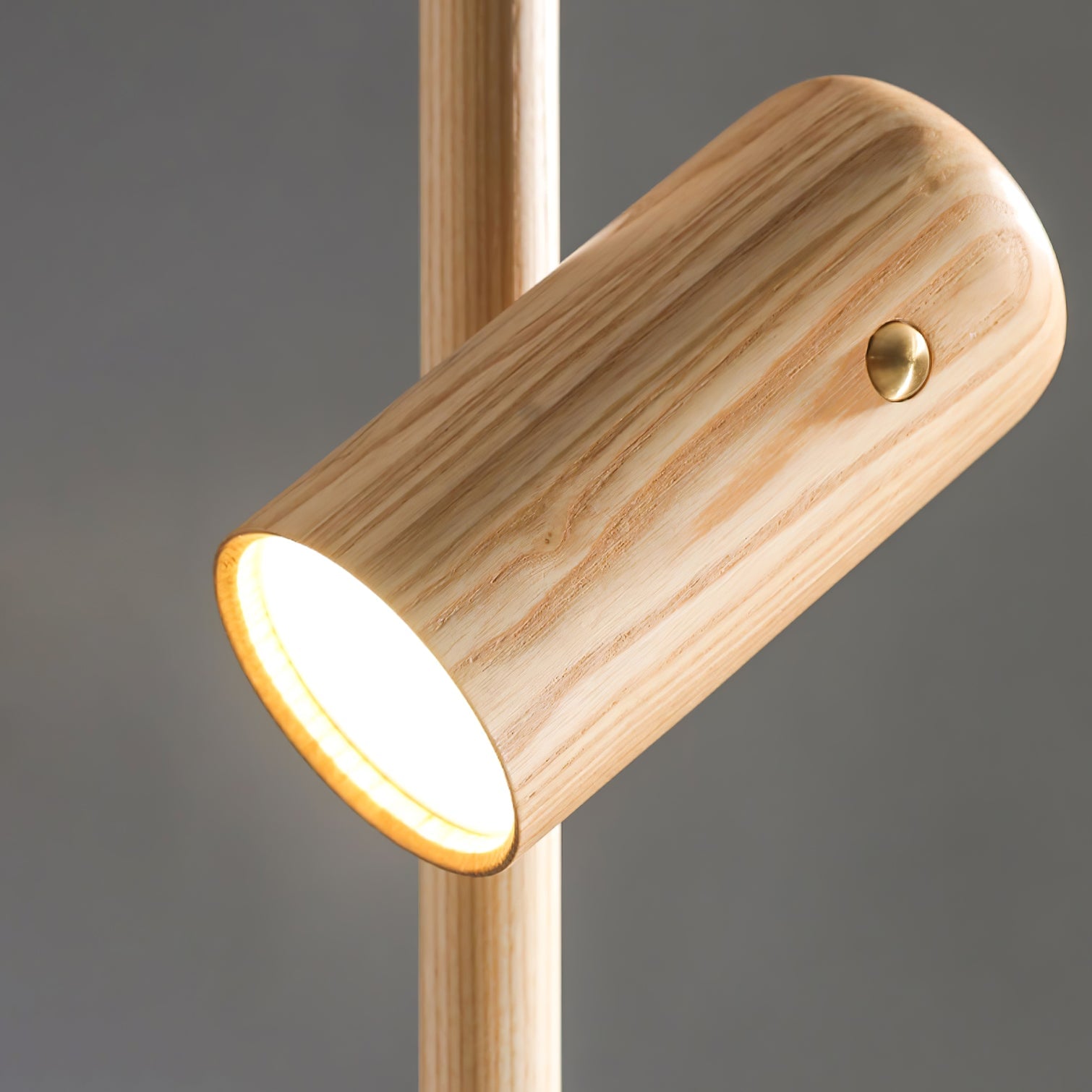 Spotlight Wood Floor Lamp - Lumpaz