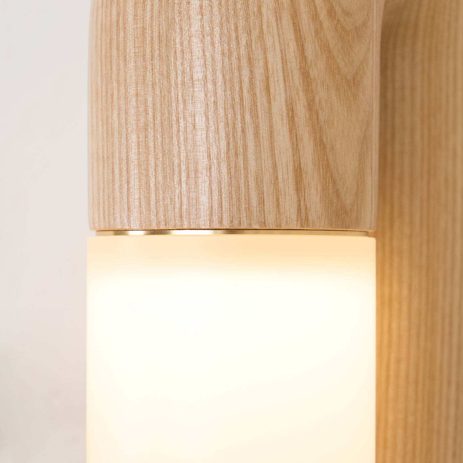 Arcus Wood Wall Lamp - Lumpaz