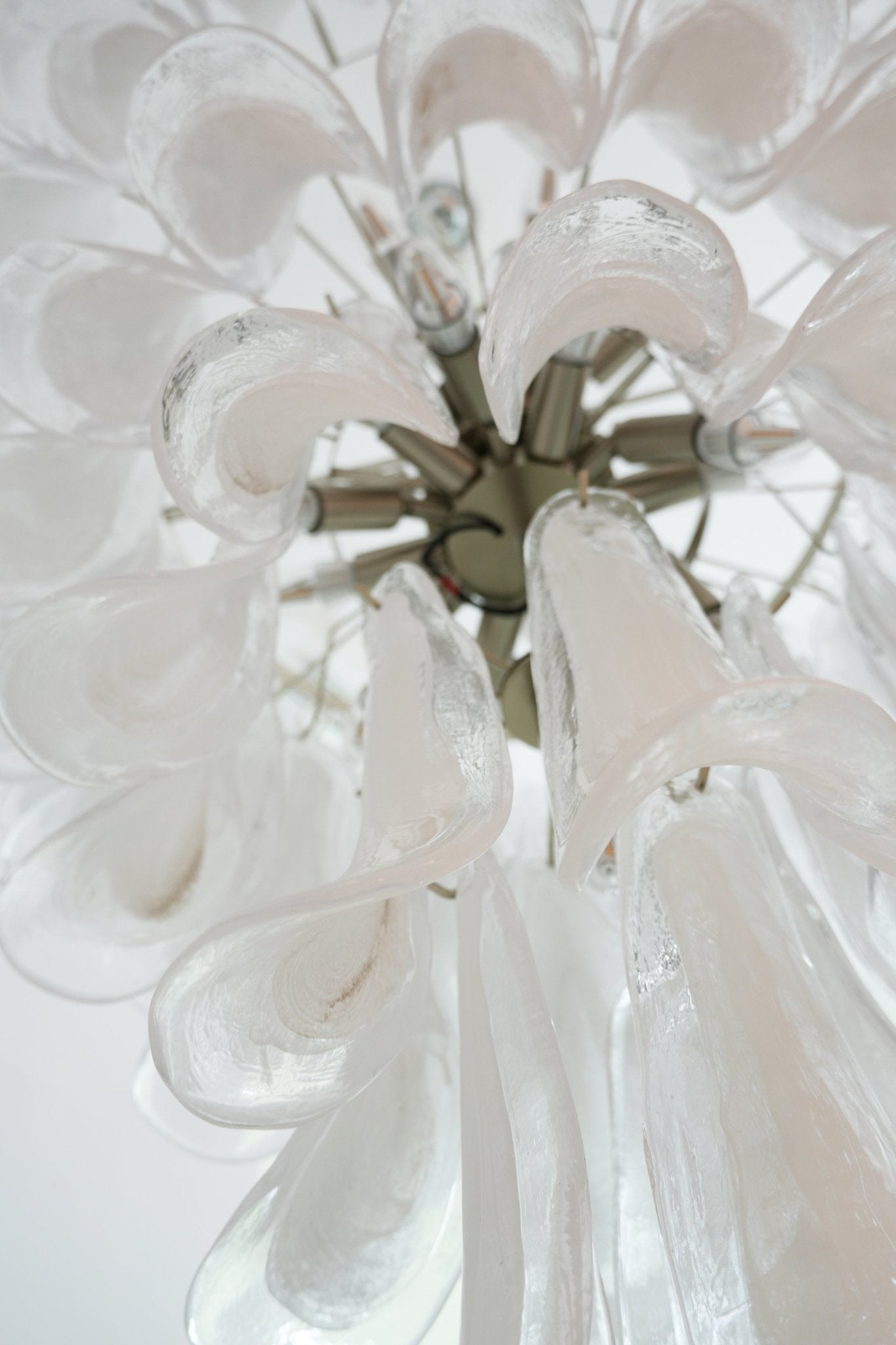 Murano White Glass Petals Chandelier - Lumpaz