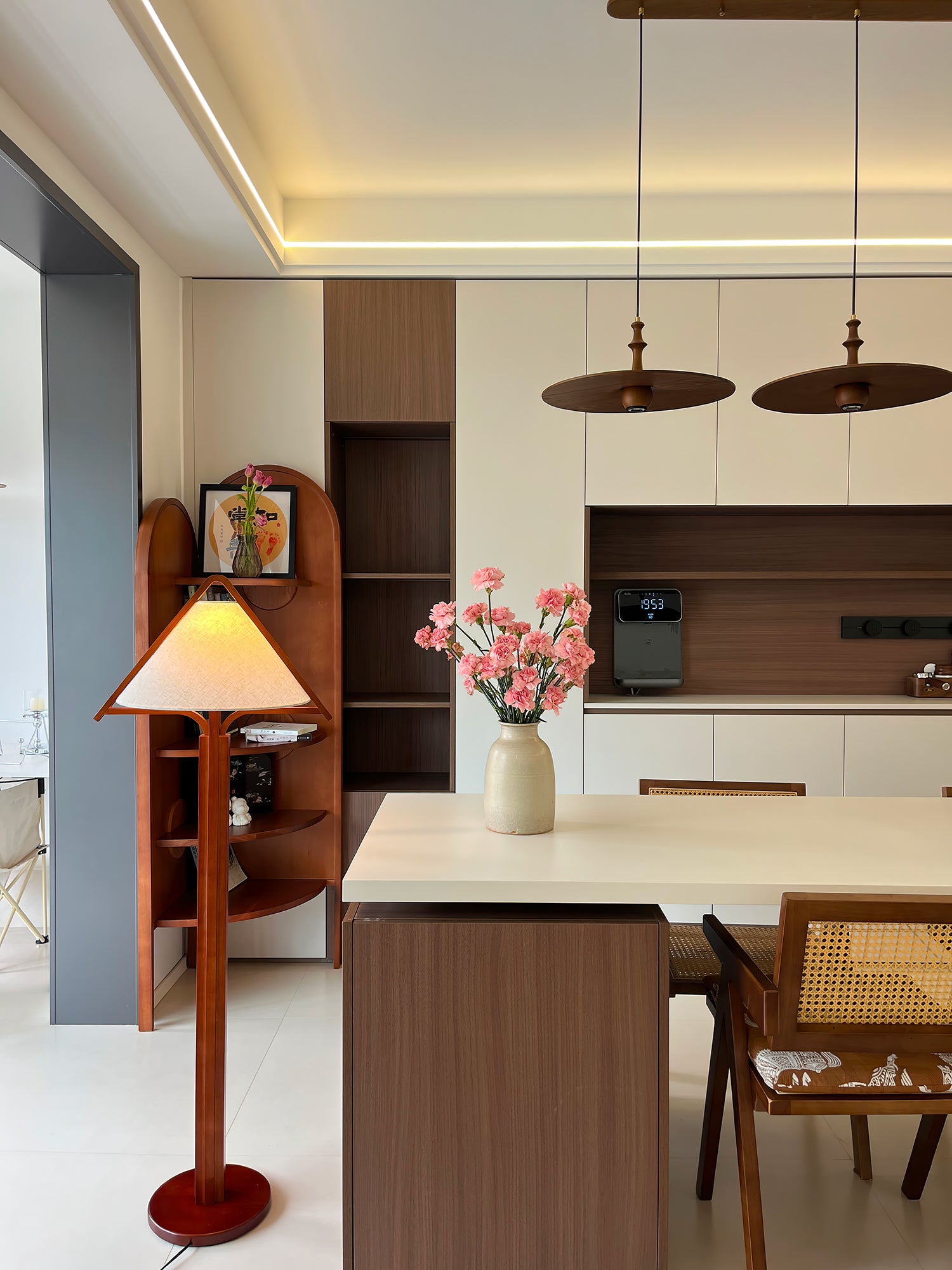 Apex Triangle Shade Floor Lamp - Lumpaz