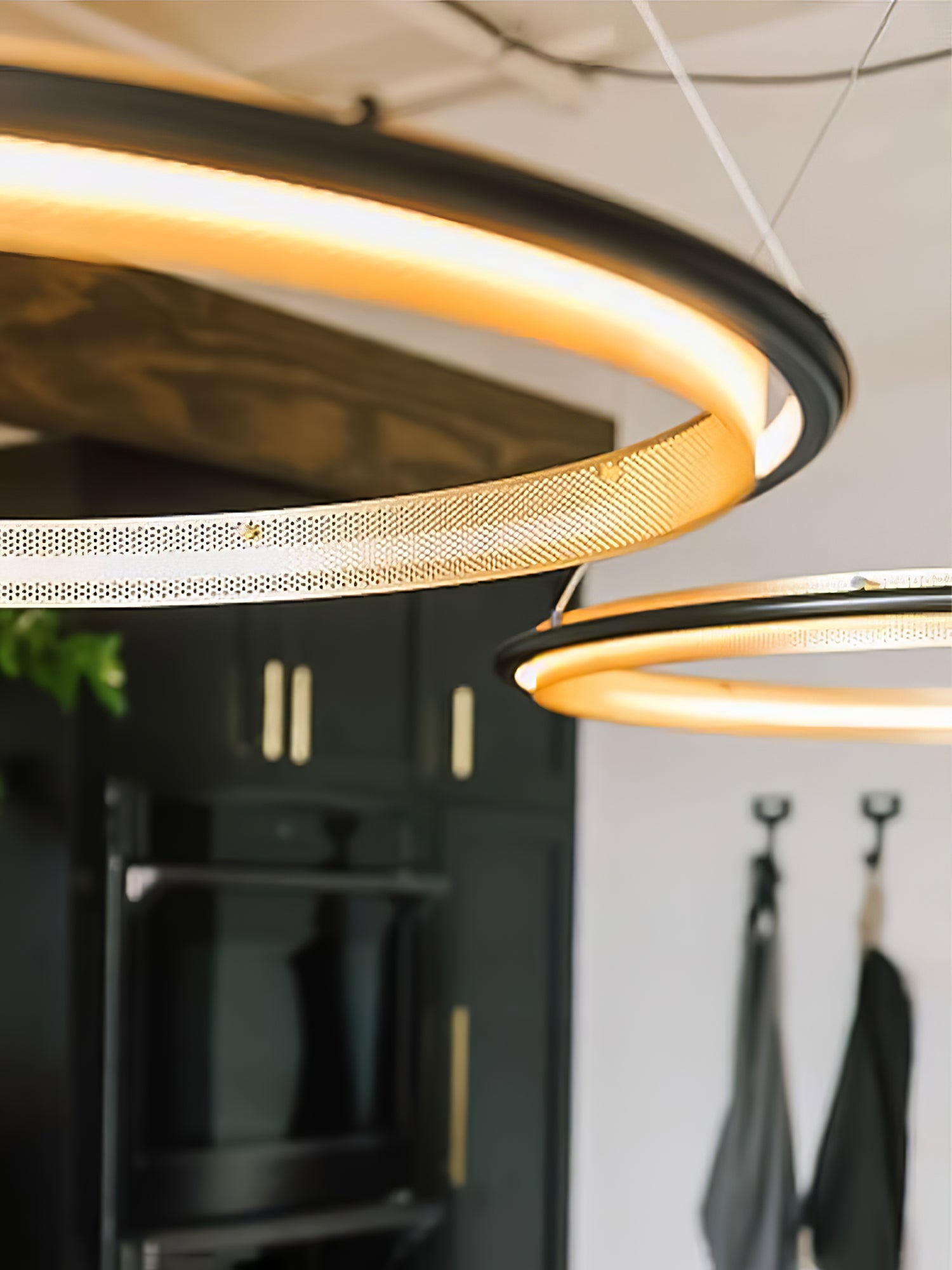 Acrylic LED Round Chandelier - Lumpaz