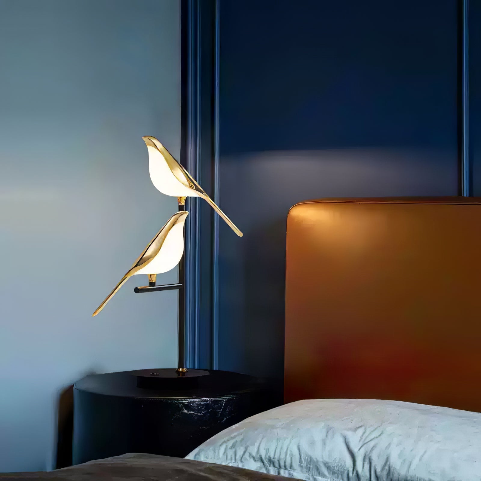 Magpie Perch Table Lamp - Lumpaz