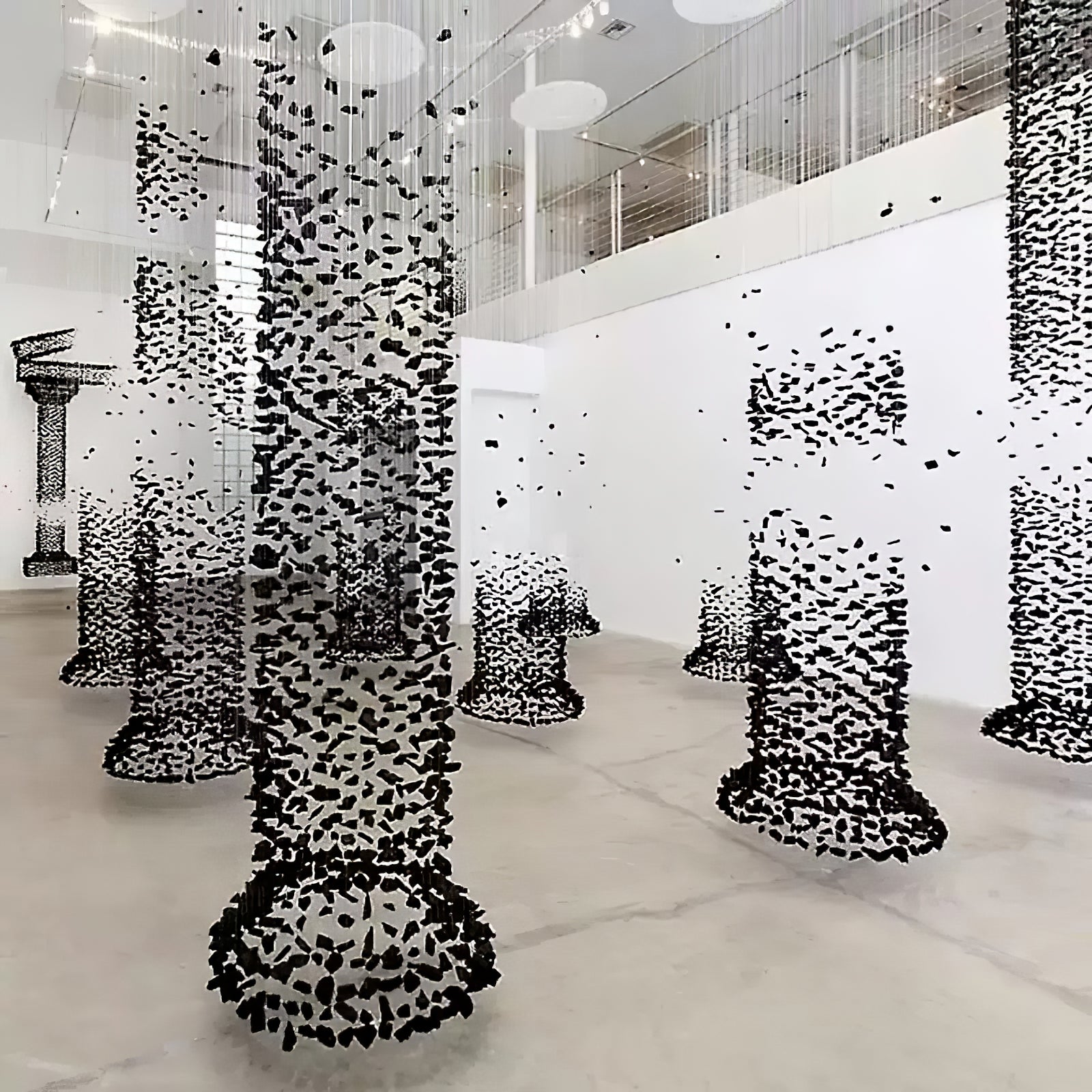 Charcoal Shape O Chandelier - Lumpaz
