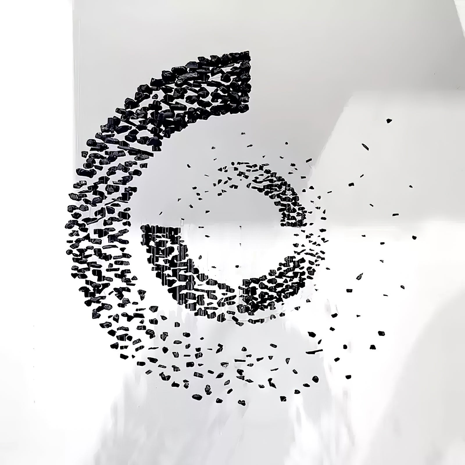 Charcoal Shape Hourglass Chandelier - Lumpaz