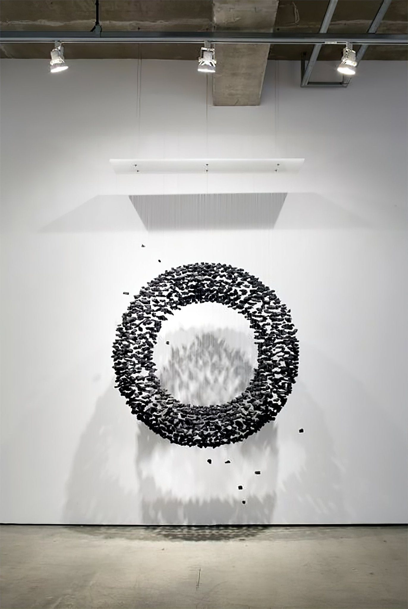 Charcoal Shape Hourglass Chandelier - Lumpaz