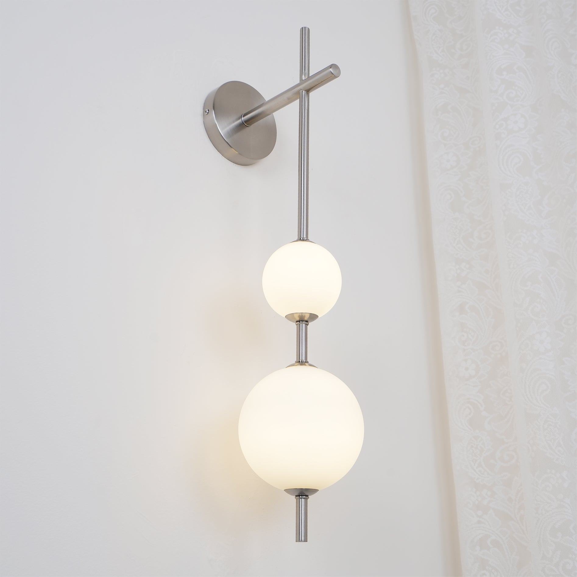Vertical Globe Plug-in Wall Lamp - Lumpaz