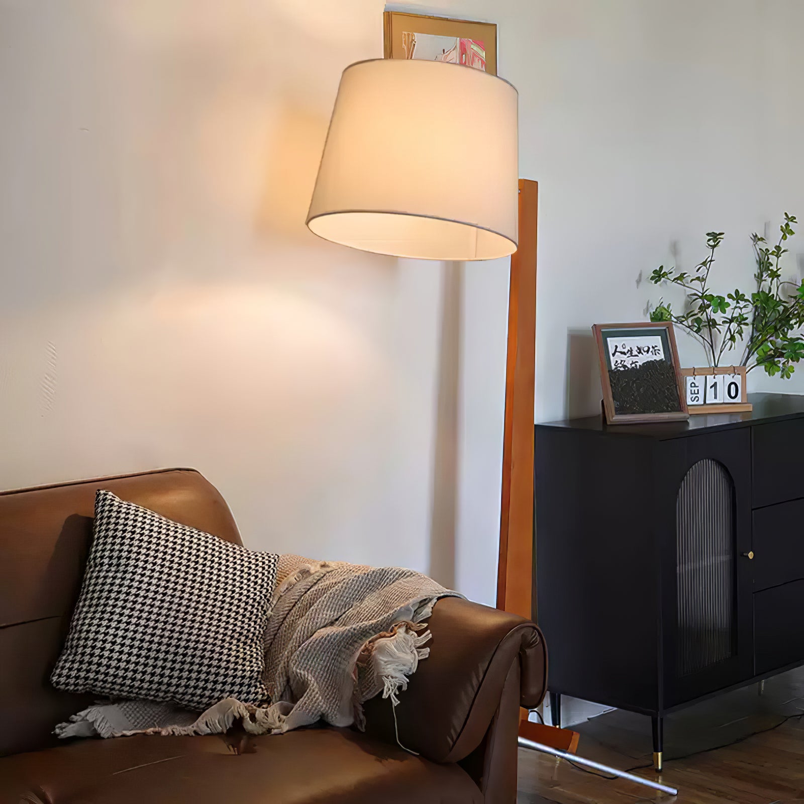 Tusk Arc Floor Lamp - Lumpaz