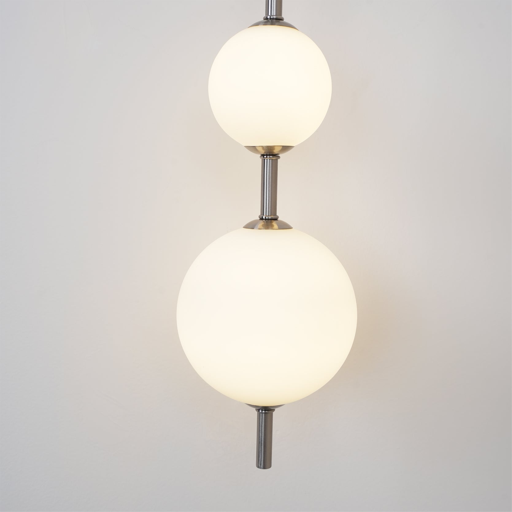 Vertical Globe Plug-in Wall Lamp - Lumpaz