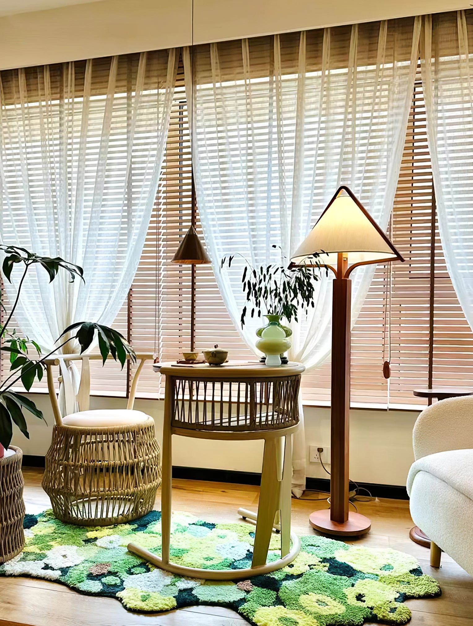 Apex Triangle Shade Floor Lamp - Lumpaz