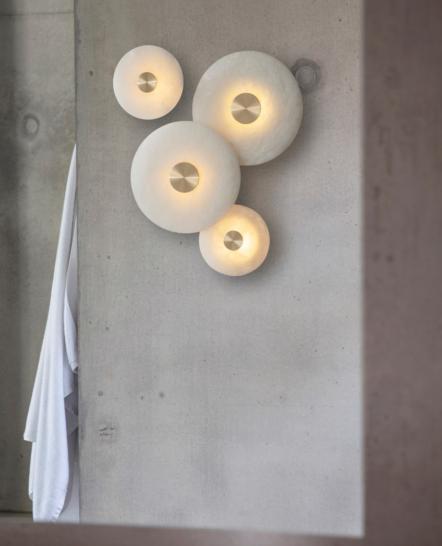 Disc Shaped Alabaster Wall Light - Lumpaz