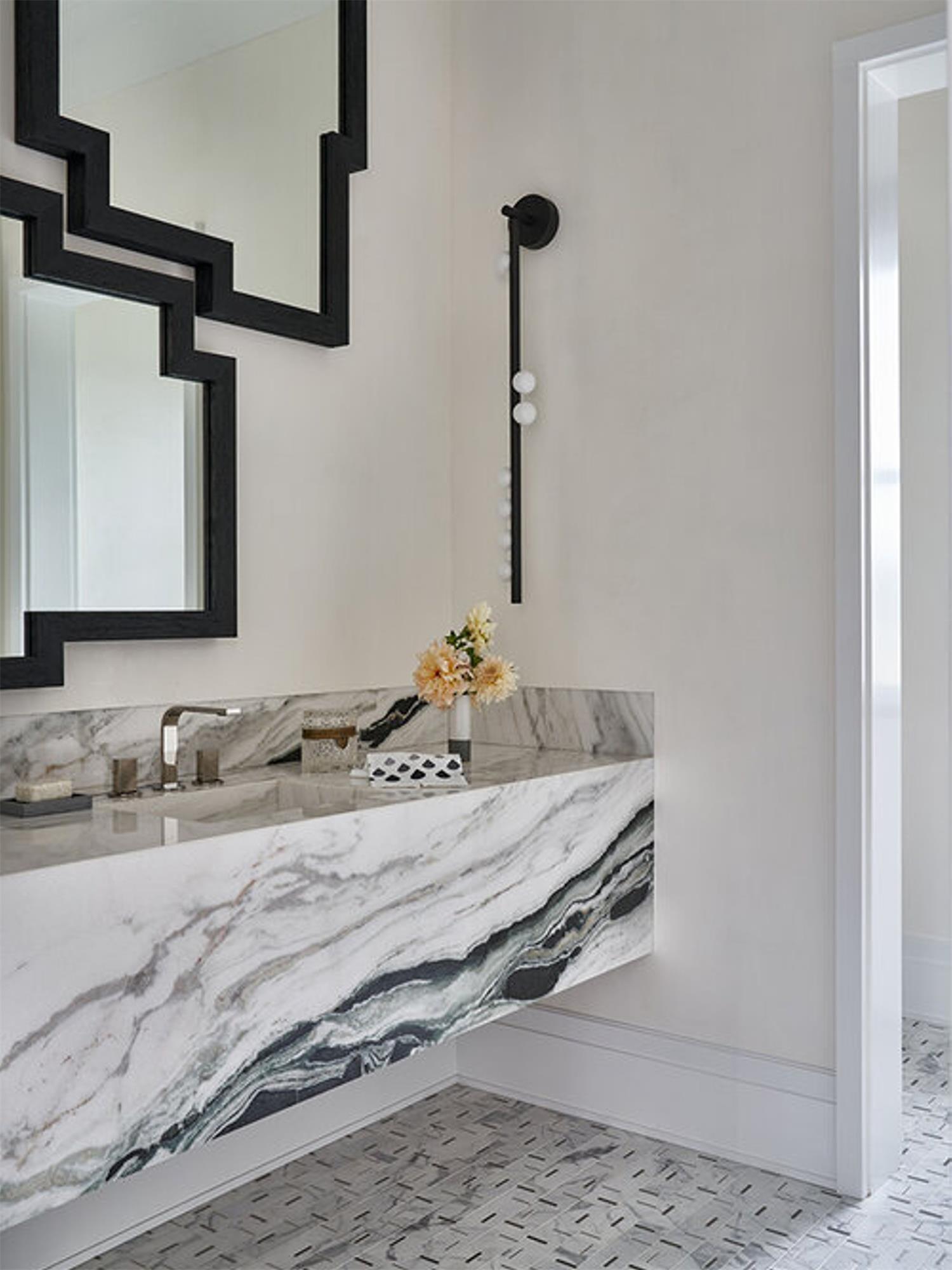 Brass Glass Tube Plug-in Wall Lamp - Lumpaz