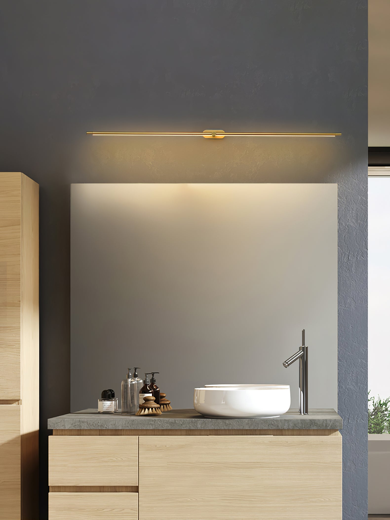 Minimalist Linear Plug-in Wall Lamp - Lumpaz